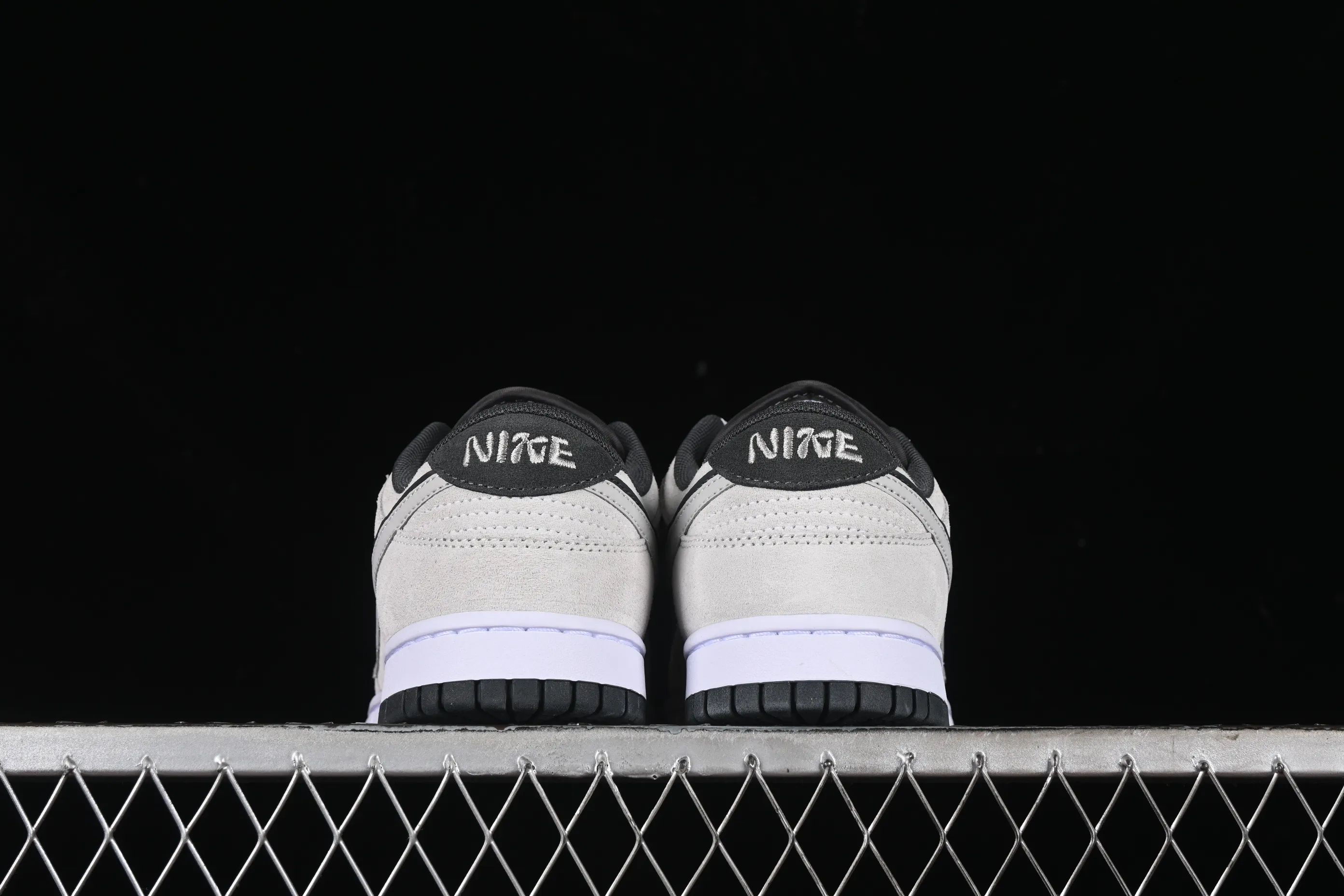 All categories Nk SB Dunk series Nk SB Dunk Low low-top sneakers CS version Nk Dunk Low 85 double hook series SB low-top sports and leisure sneakers HV1800-101